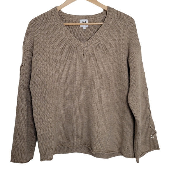 JOHN + JENN Sweater Camel Tan Knit Pull Over Wool Size XS - Picture 1 of 6